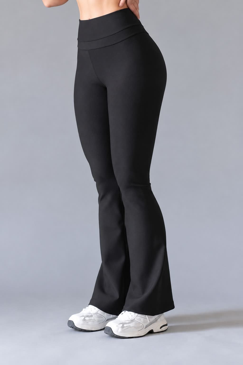 Pantalón deportivo acampanado de tiro alto