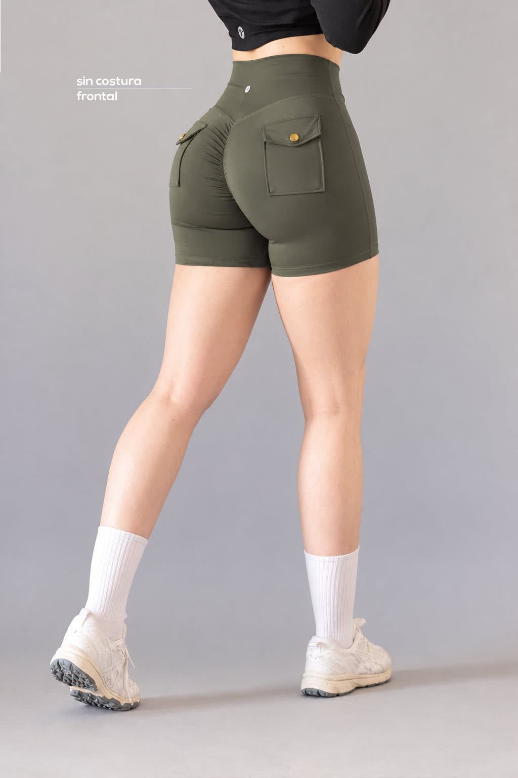 Short deportivo de cintura alta con bolsillos cargo